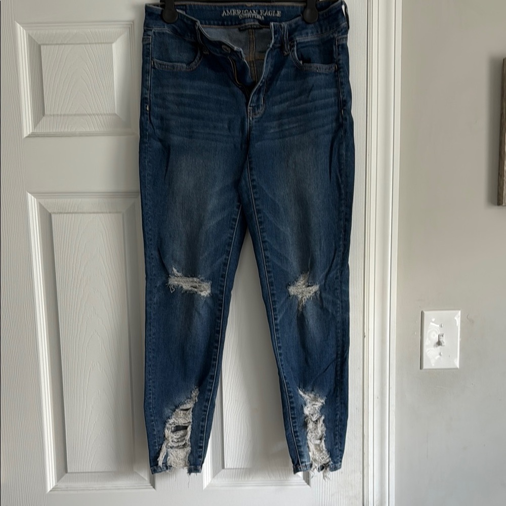 American Eagle Outfitters Women's Blue Distressed Jeans